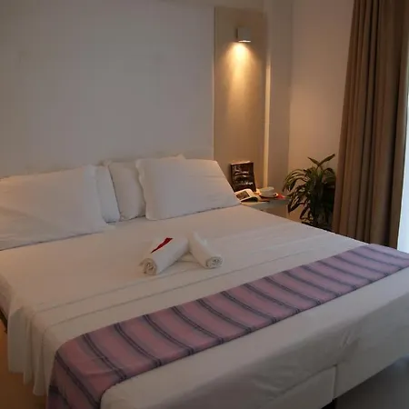 Aprilia Apartahotel Grado