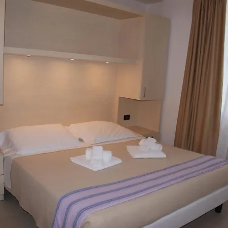 Aprilia Apartahotel 4*