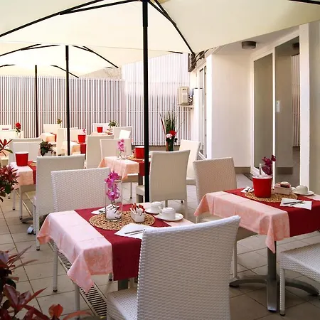 Aprilia Apartahotel